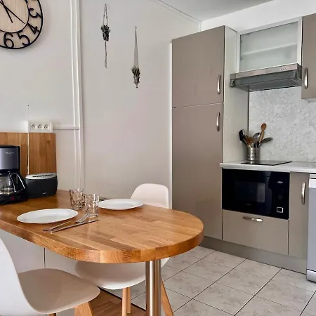 Apartment A 2 Pas Du Port De Plaisance